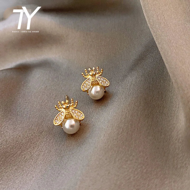 simple Pearl Earrings Fashion design sense bee jewelry