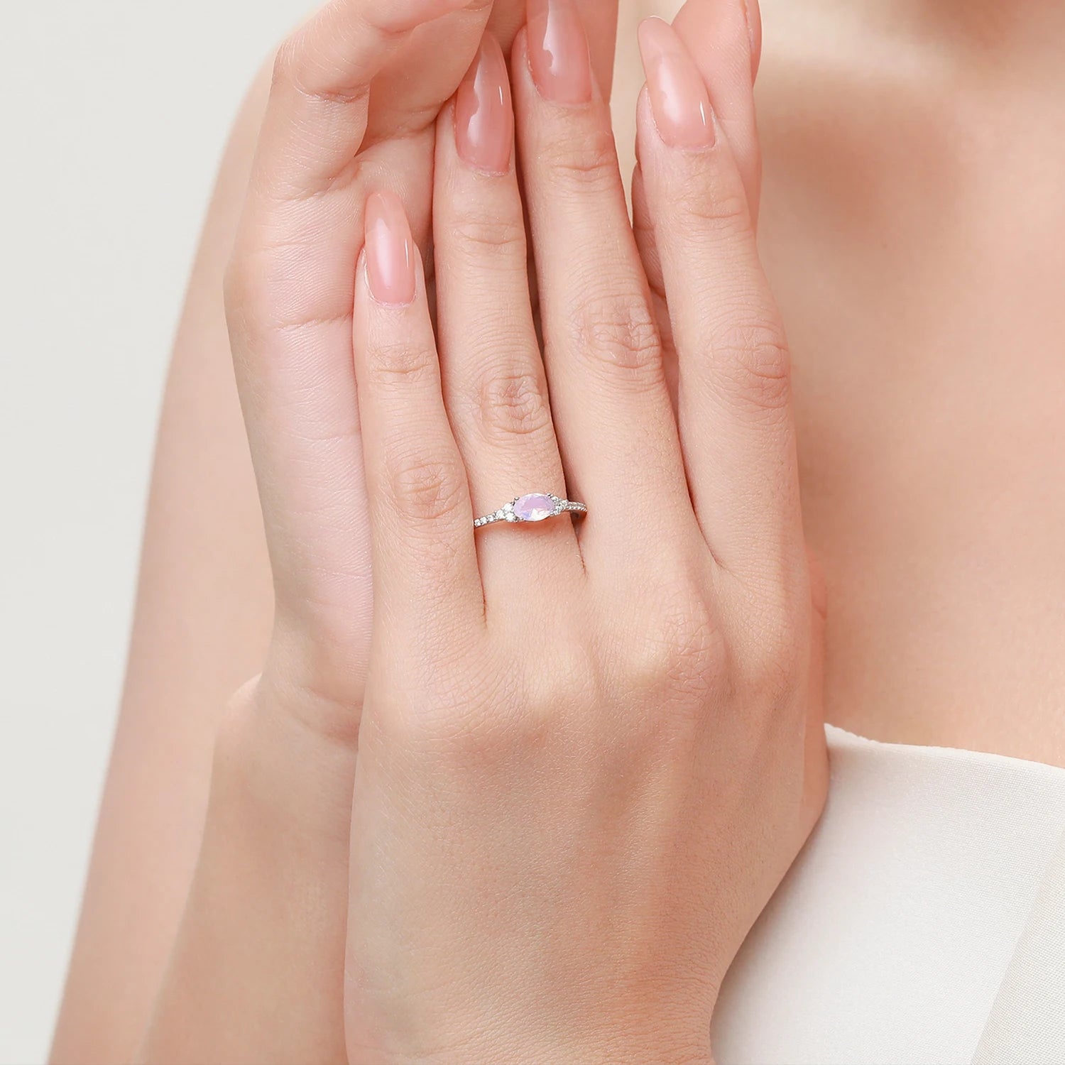 Elegant Oval Pink Moonstone Finger Ring