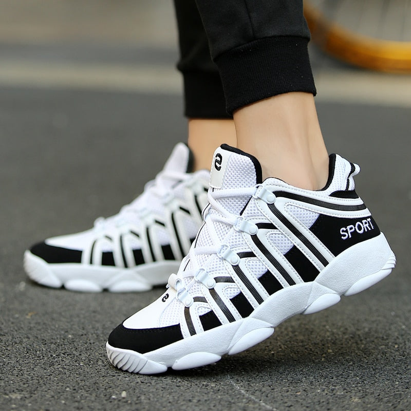 Men Sneakers Split Casual Shoes Breathable Walking Footwear Shoes Flats