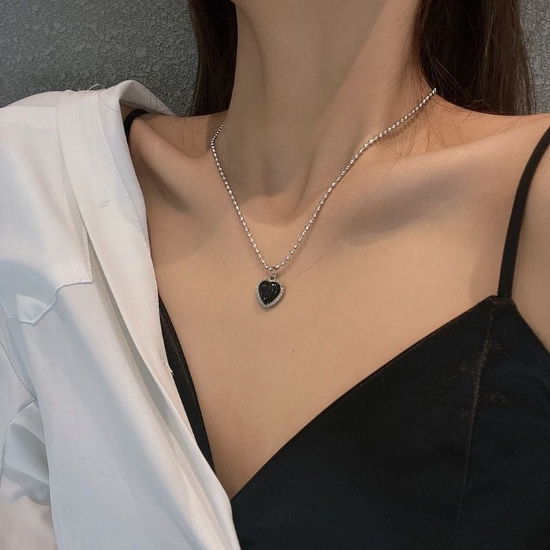 Black Heart Necklace French Metal Love Clavicle Chain Simple