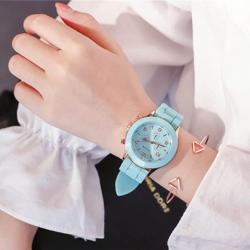 Fashion Casual Ladies White Silicone Quartz Watch Ladies Sport Digital