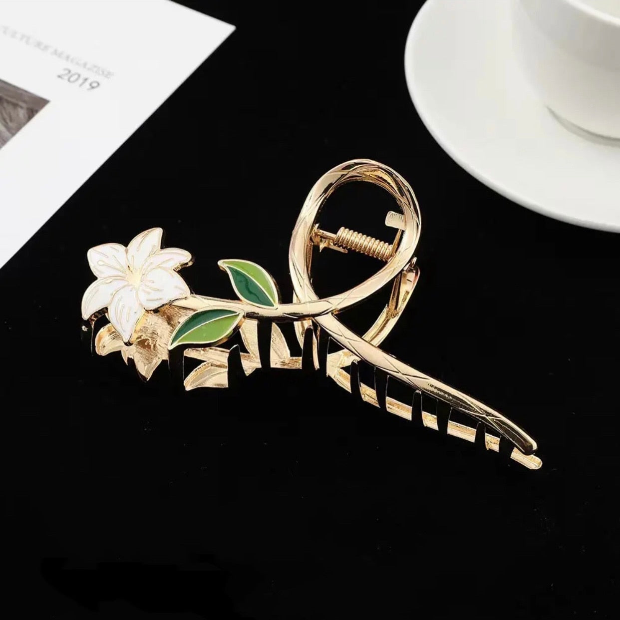 Women Metal Hair Claw Elegant Gold Flowers Hair Clips