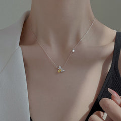 Bee Necklace Ladies Simple Clavicle Chain Shiny Zircon Necklace