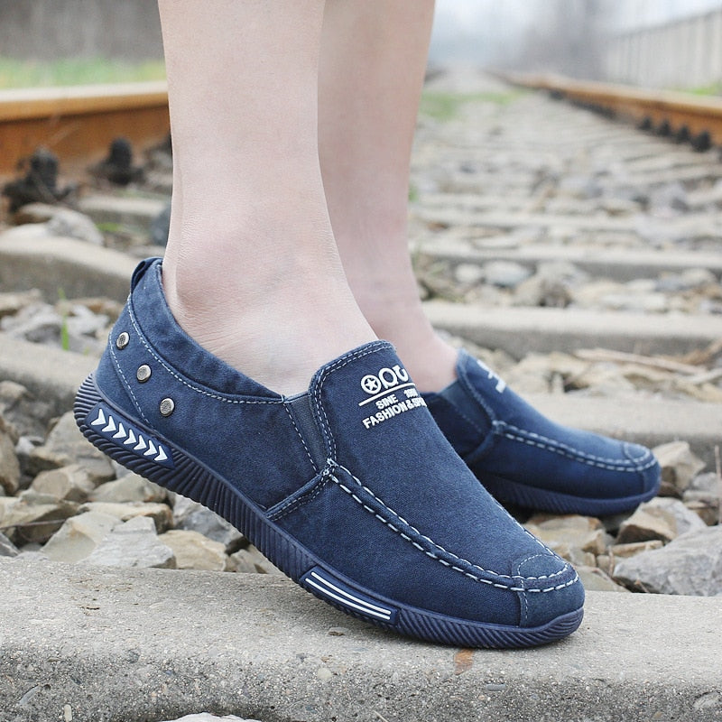 Men Shoes Casual Walking Flats Slip-on Shoes Breathable Lightweight Loafers