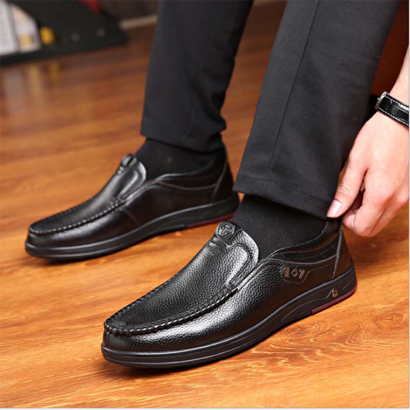 Men Loafers Slip On Business Casual Shoes Classic Soft Breathable Shoes Flats