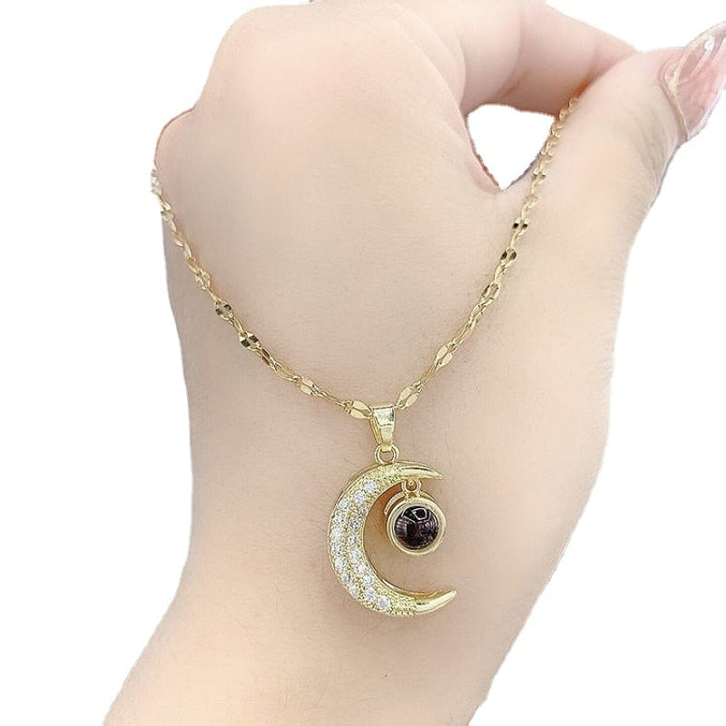 style retro trend moon necklace